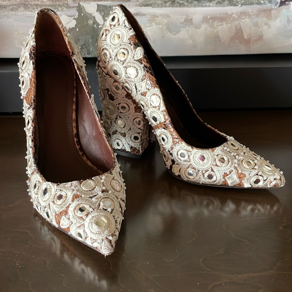 Tory Burch Embellished Heels in Cream and Brown
